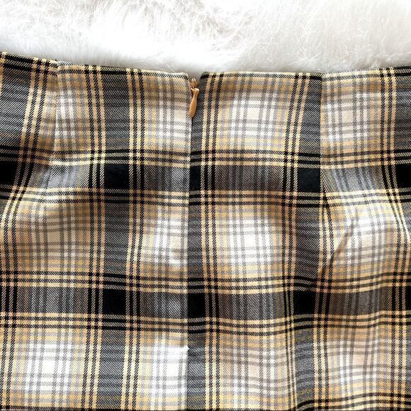 Urban Outfitters Plaid Skirt (S) - Picture 6 of 7